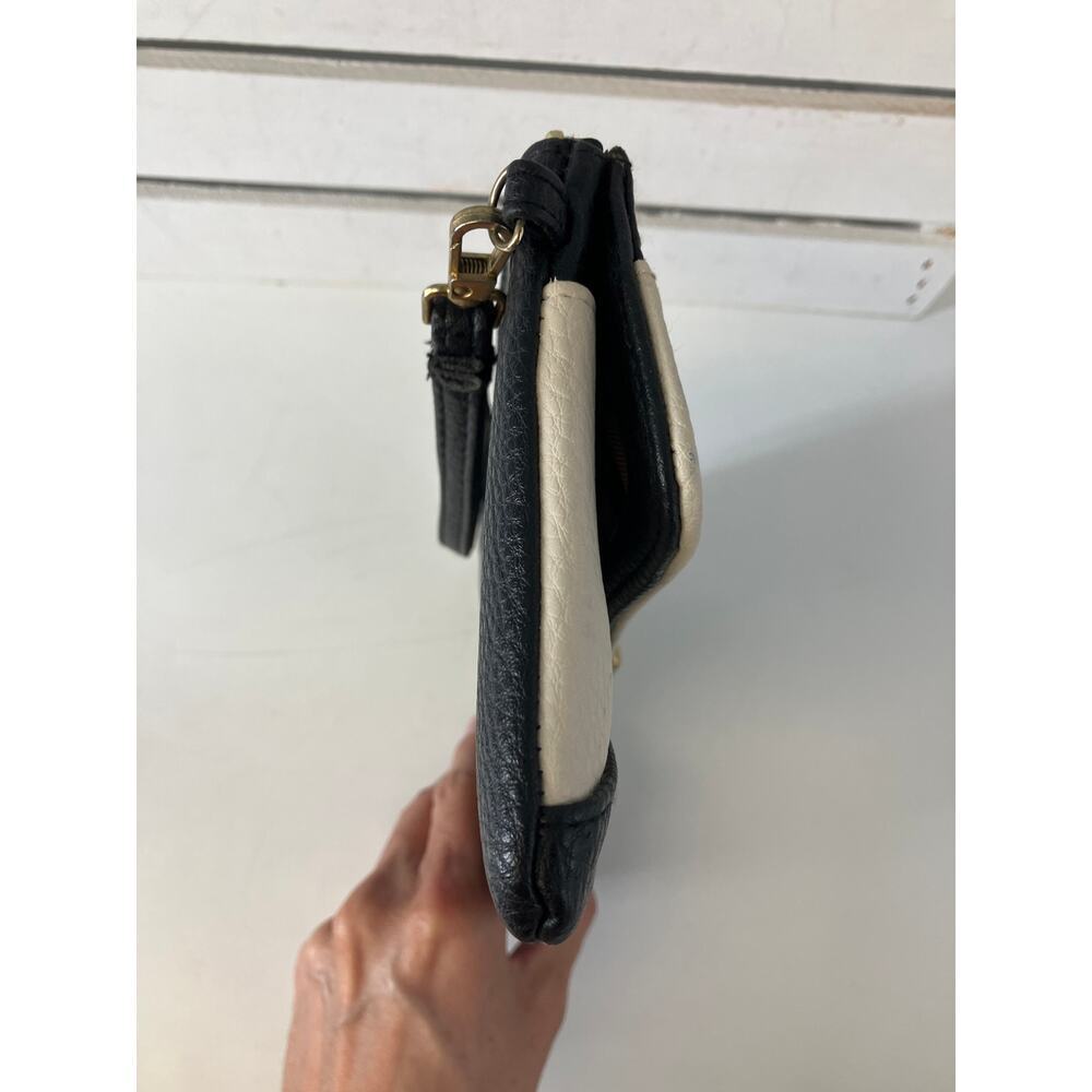 JESSICA SIMPSON BLACK, IVORY PVC LARGE WRISTLET - Picture 7 of 16